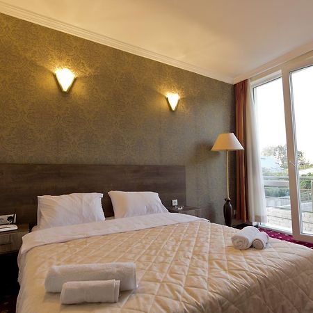 Orange Hotel Gonio Kültér fotó