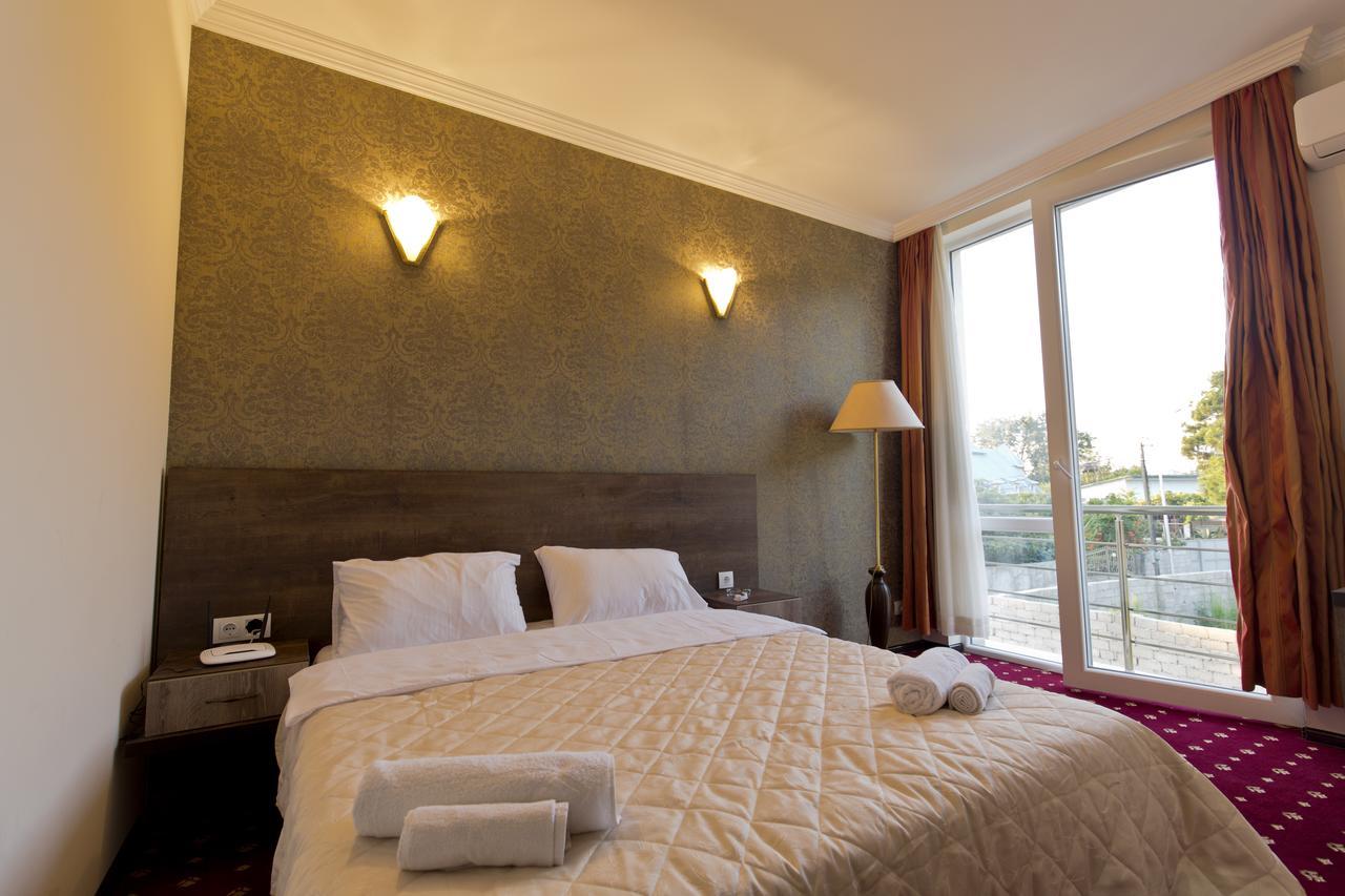 Orange Hotel Gonio Kültér fotó