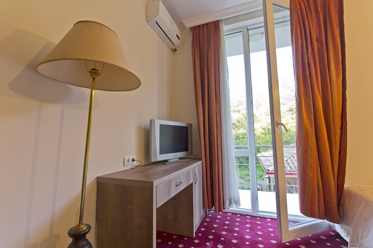 Orange Hotel Gonio Kültér fotó